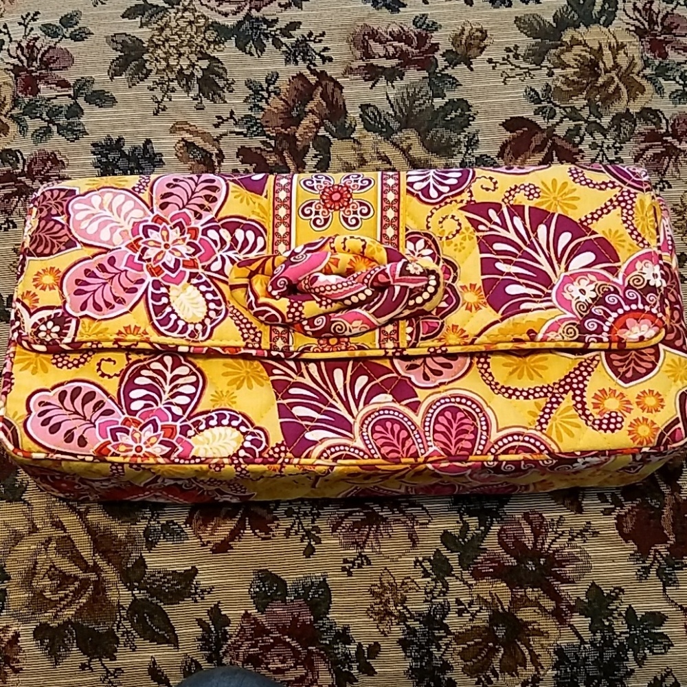 🆕 Knot Just A Clutch Bali Gold